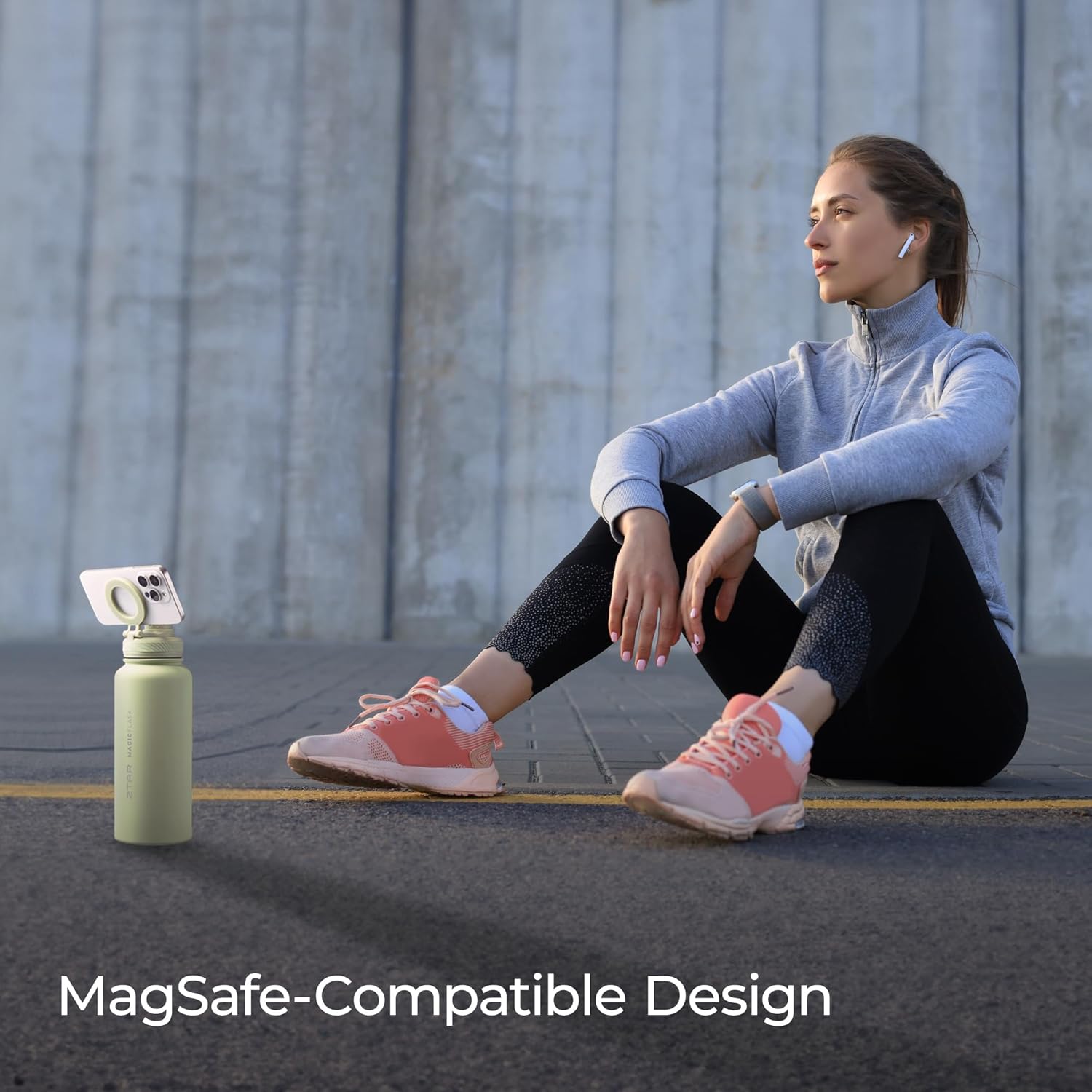 ZTAR Insulated Stainless Steel Water Bottle – Compatible with Magsafe usable as Tripod, Leak-Proof, Keeps Drinks cool or warm, For Travel, Gym, and Office, Ideal Gift for Women, Men & Kids, 22 oz